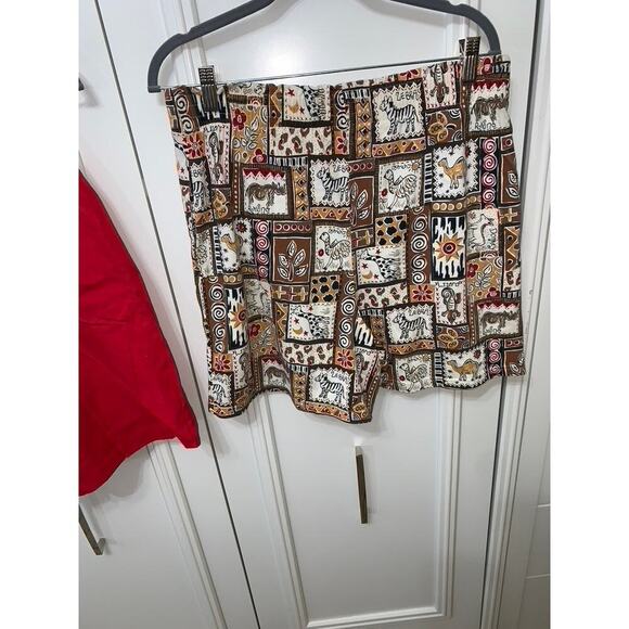 Women's Medium Shorts 2 Piece Set Geranium Red & Animal Print Casual - Picture 15 of 15